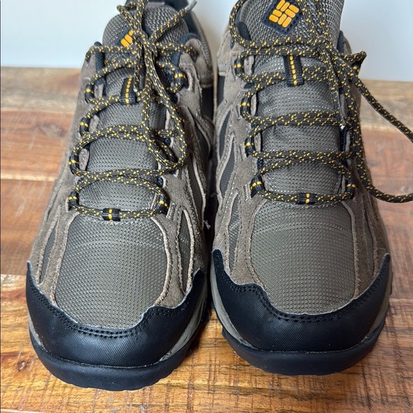 Columbia Brown and Black Hiking Trail Shoes Rugged Design, Men’s 8 - Picture 3 of 9